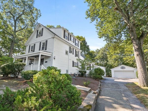 20 Donizetti St, Wellesley, MA 02482