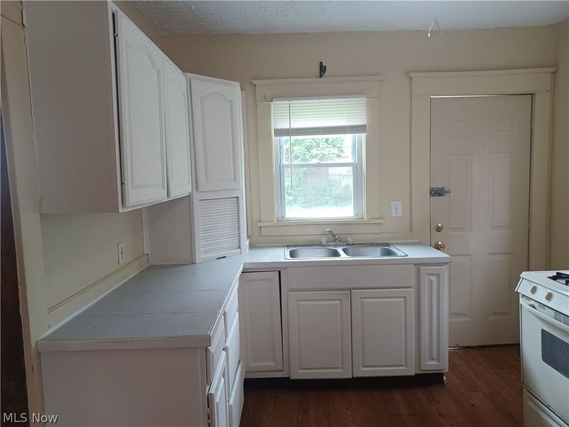 50 N Hazelwood Avenue, Youngstown, OH 44509 Photo 7