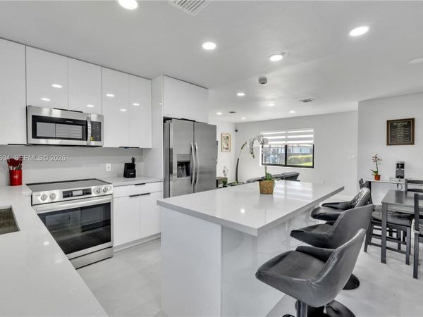 6021 SW 19th St , Miami, FL 33155