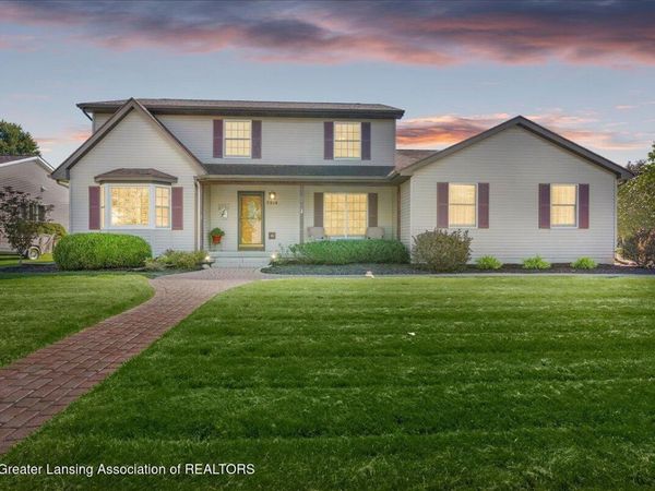 5914 Buttonwood Drive, Haslett, MI 48840