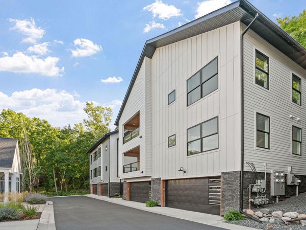 5754 Shady Oak Road S, Unit 3, Minnetonka, MN 55343