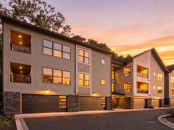 5754 Shady Oak Road S, Unit 2, Minnetonka, MN 55343