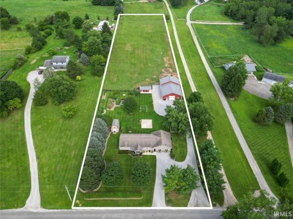 56360 County Road 33, Middlebury, IN 46540