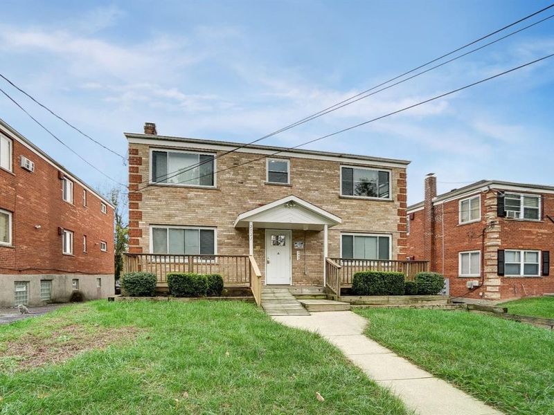 2521 Flanigan Court, Cincinnati, OH 45239 Photo 2
