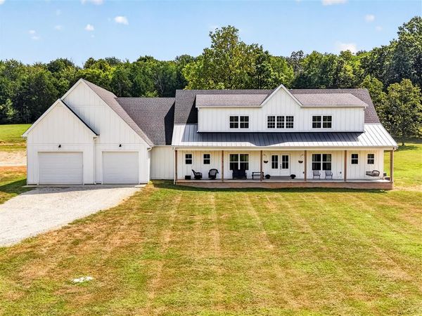 600 Mud River Church Road , Russellville, KY 42206