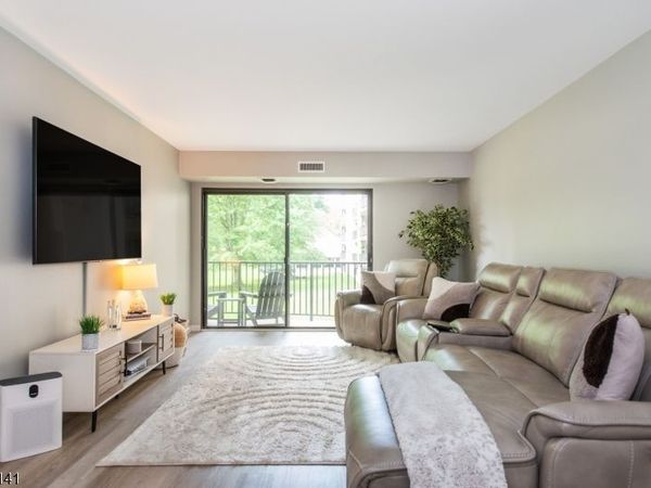 521 Piermont Ave, River Vale, NJ 07675