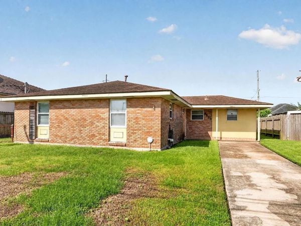 4632 MARQUE Drive, New Orleans, LA 70127