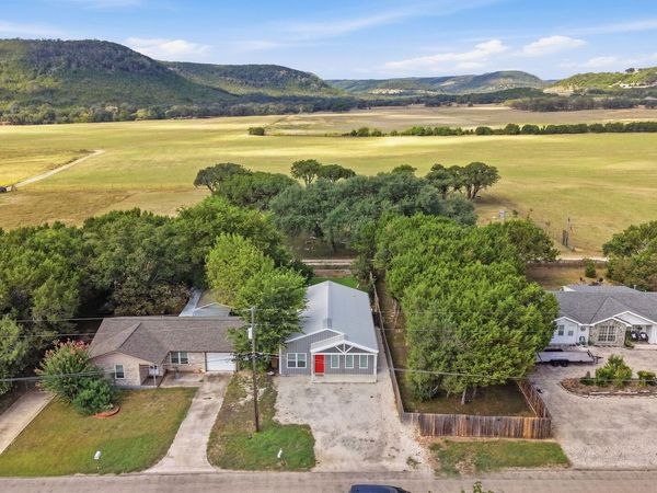 464 Pecan Row, Canyon Lake, TX 78132