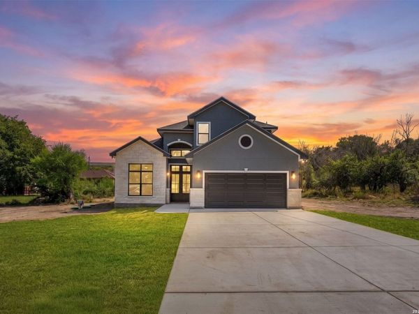 8228 Utopia Blvd, Selma, TX 78154