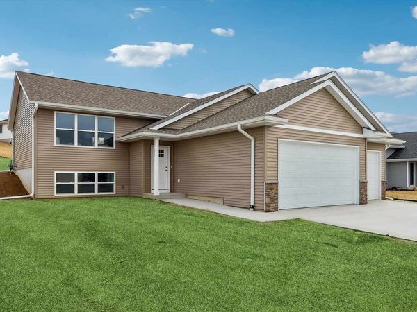 189 Karen Drive, Williamsburg, IA 52361