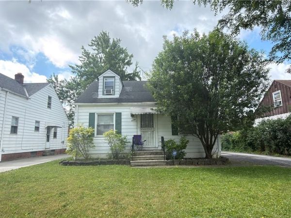 20706 Raymond Street , Maple Heights, OH 44137