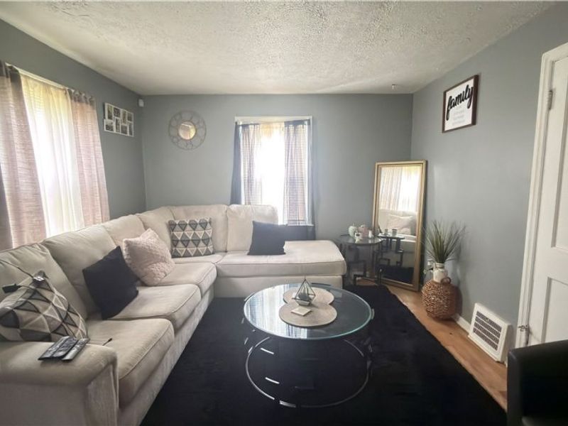 20706 Raymond Street, Maple Heights, OH 44137 Photo 3