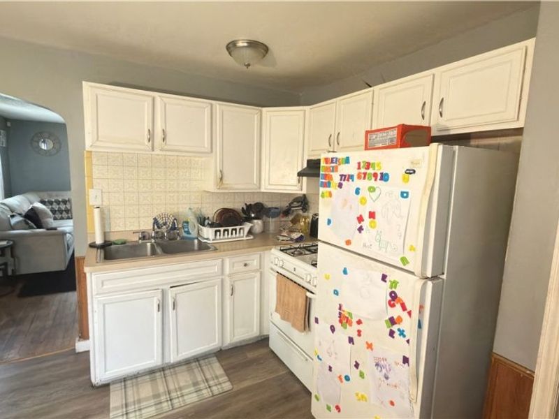 20706 Raymond Street, Maple Heights, OH 44137 Photo 8
