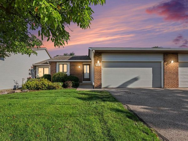 901 Creekridge Drive, Holland, MI 49423