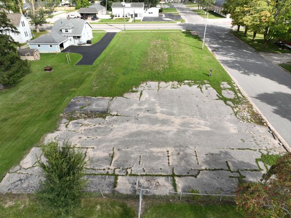781 S Chestnut Street, Reed City, MI 49677