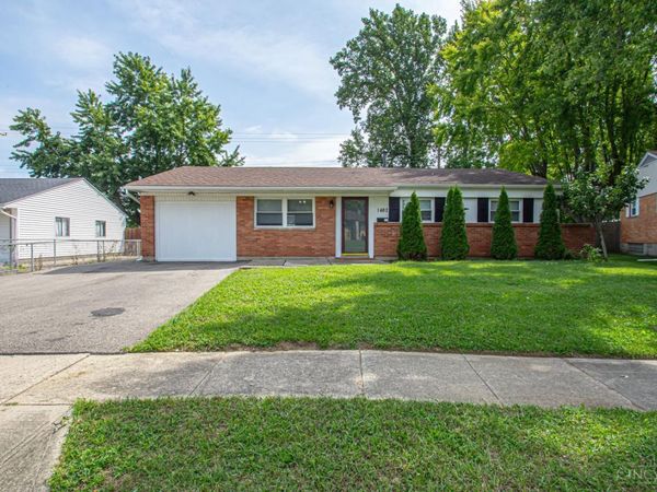 1482 Cobblestone Street, Riverside, OH 45432