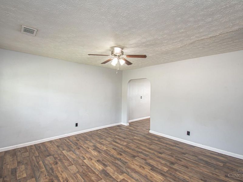 1482 Cobblestone Street, Riverside, OH 45432 Photo 2