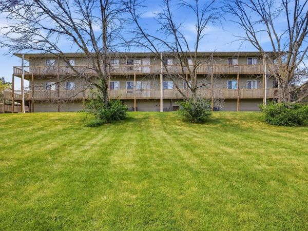 405 W Zeller Street , North Liberty, IA 52317