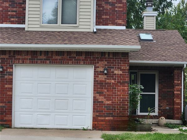909 Dover Street, Iowa City, IA 52245