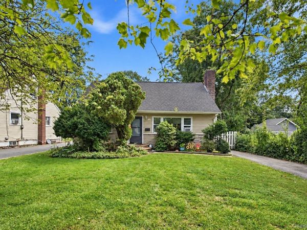 20 W 18th Street, Huntington Station, NY 11746