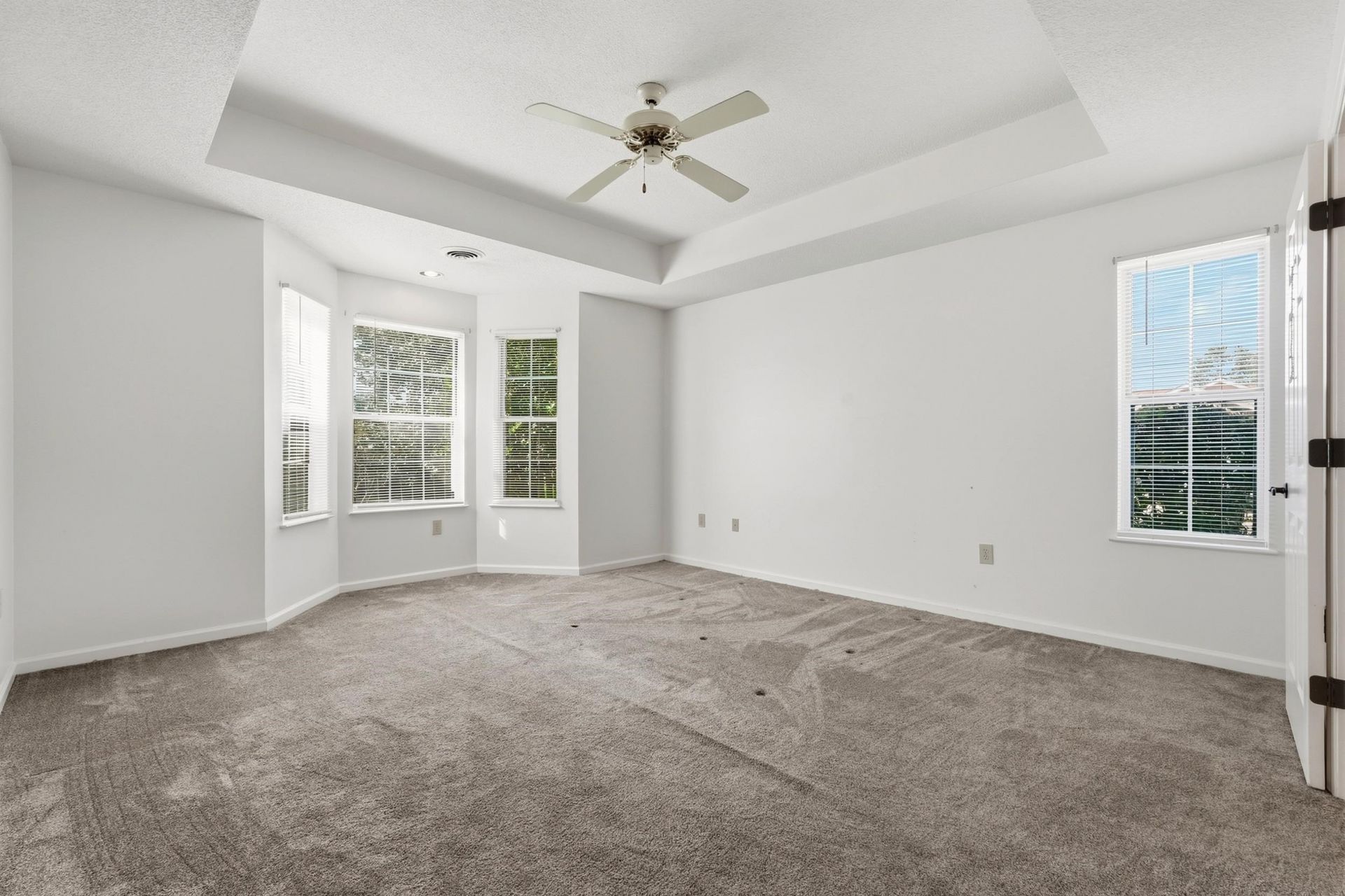3943 Lochview Dr. Photo 11