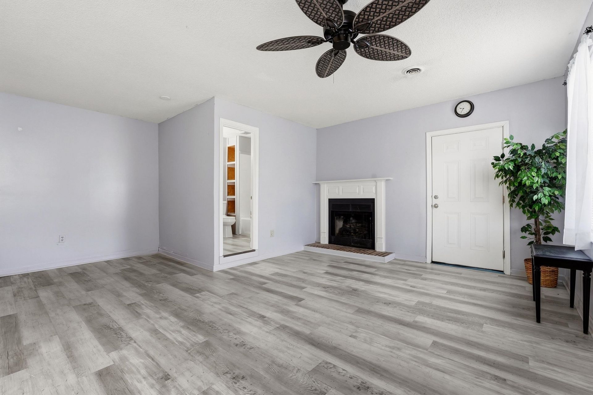 3943 Lochview Dr. Photo 17