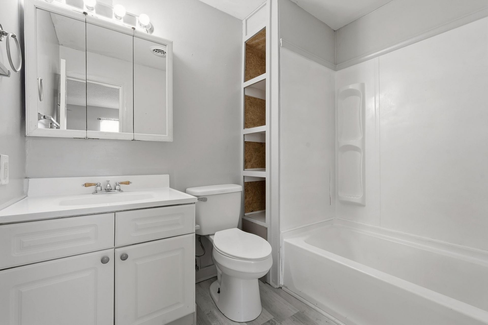 3943 Lochview Dr. Photo 18