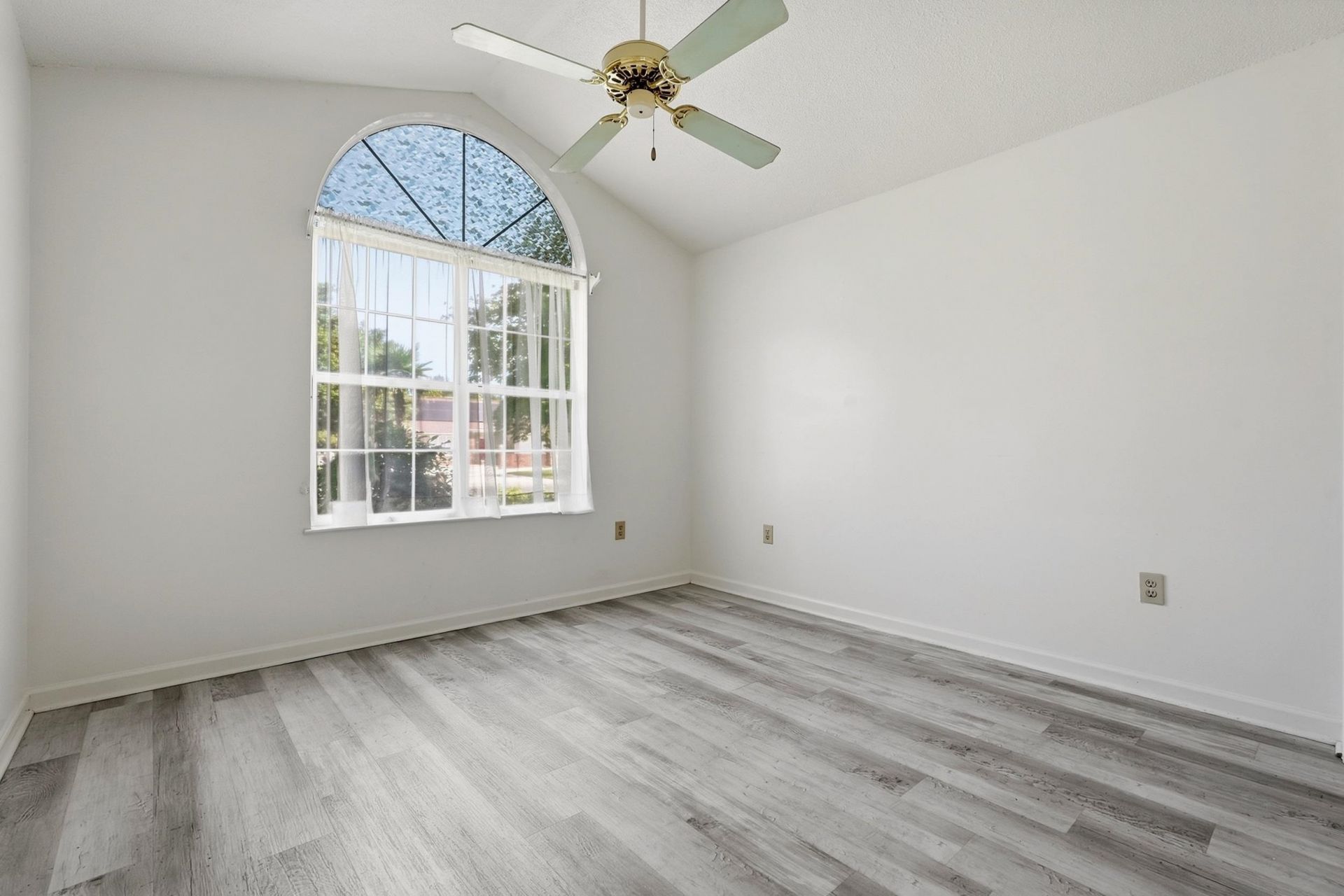 3943 Lochview Dr. Photo 20