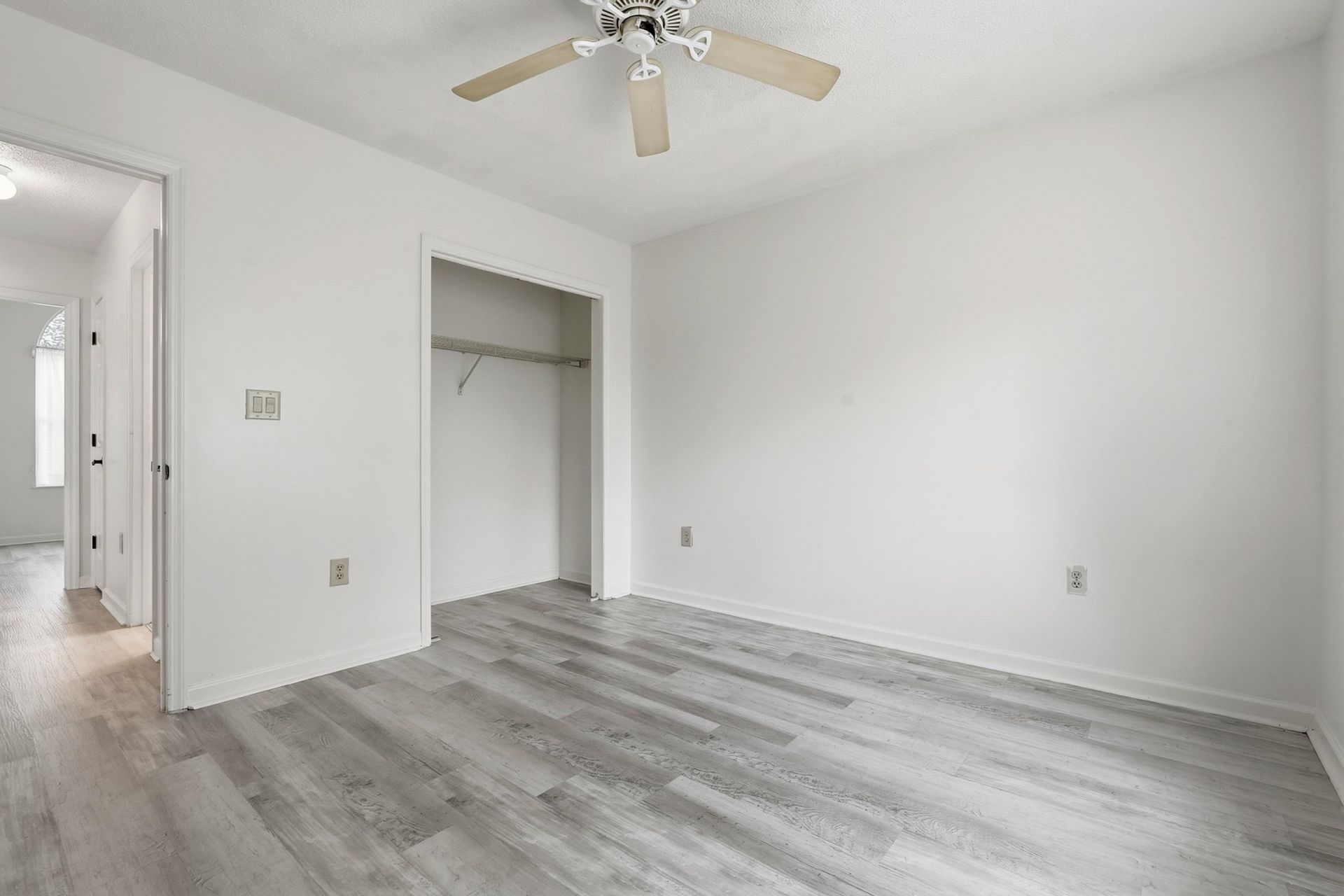 3943 Lochview Dr. Photo 24