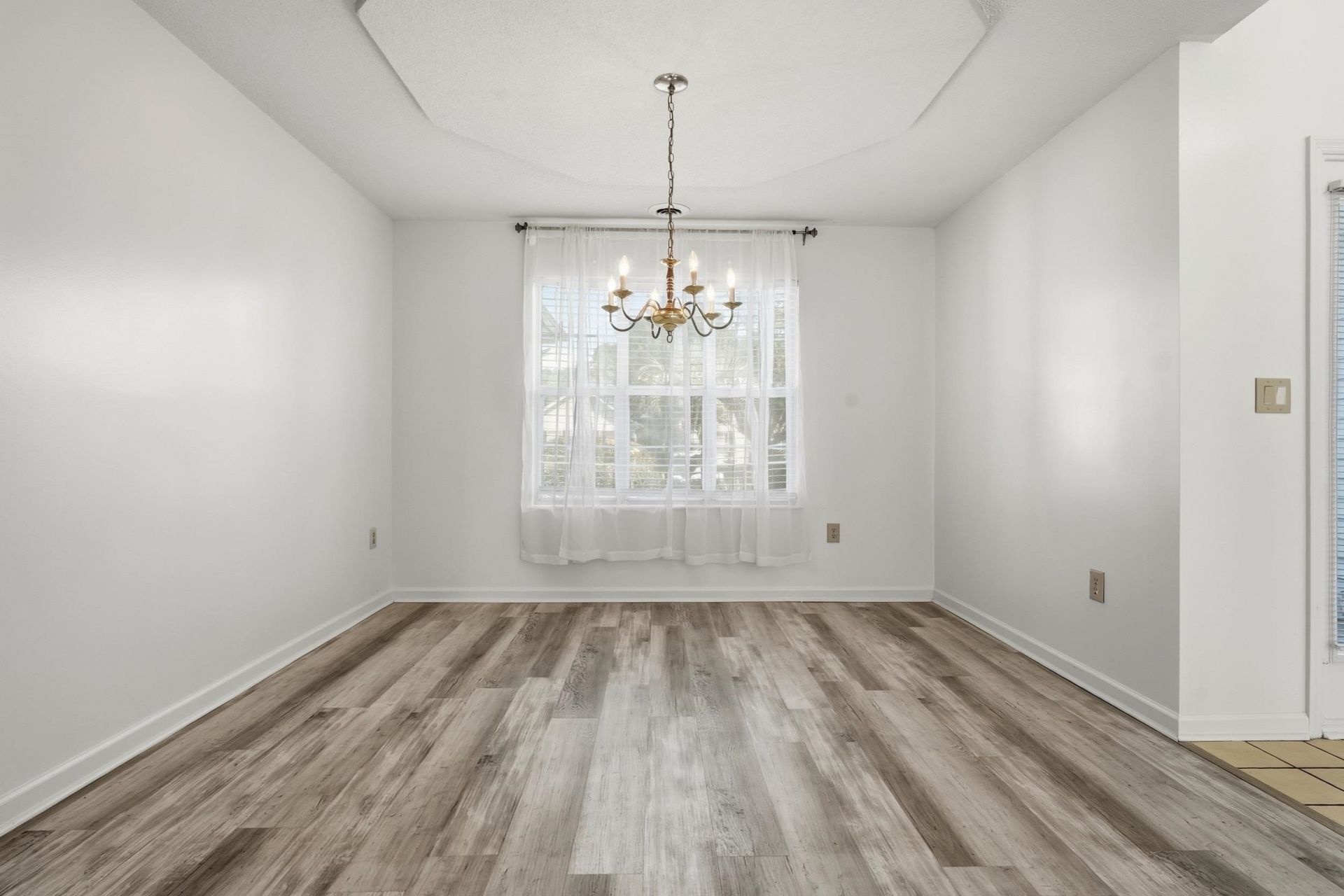 3943 Lochview Dr. Photo 5