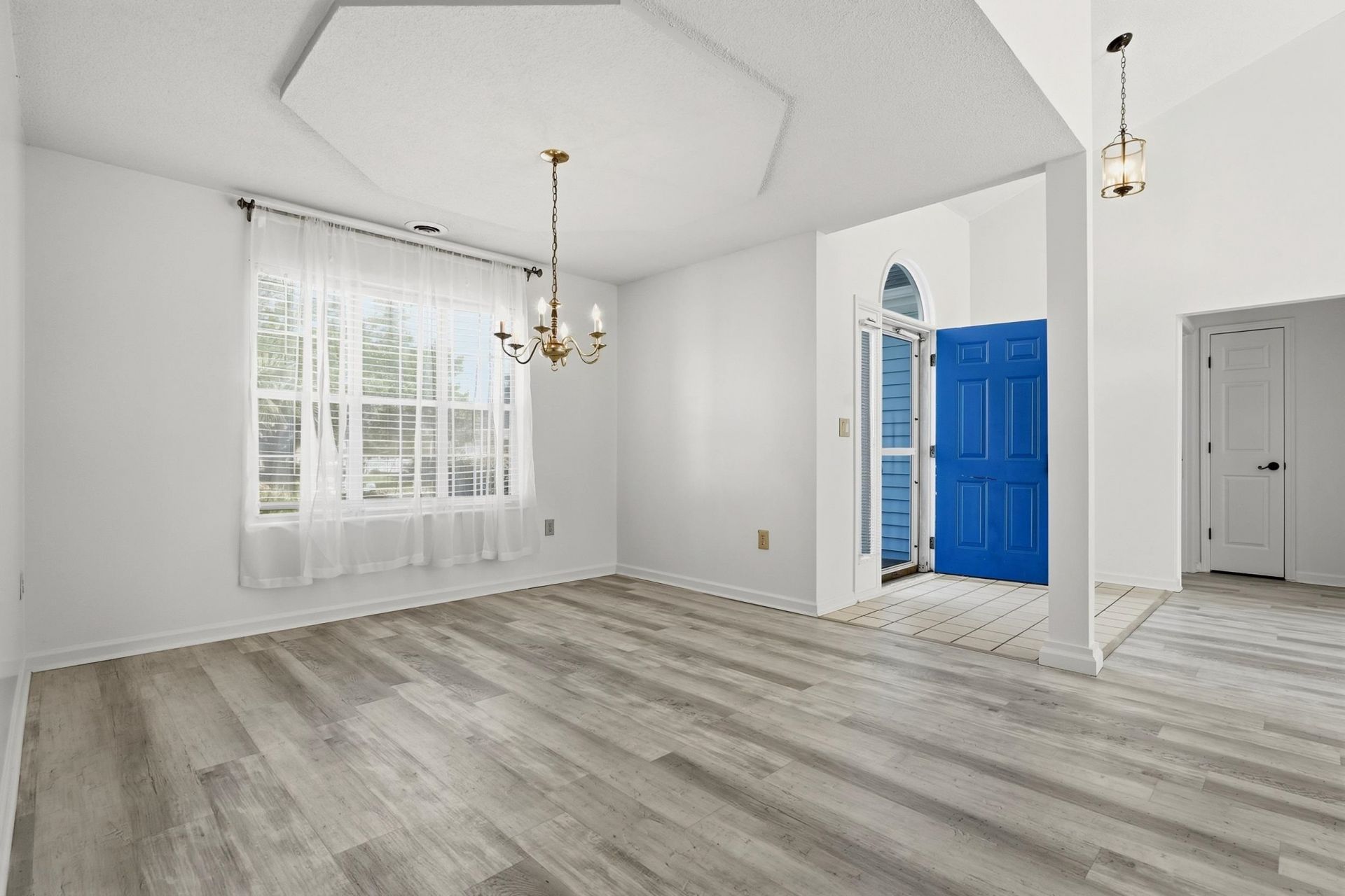 3943 Lochview Dr. Photo 7