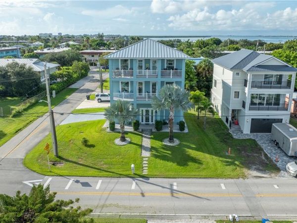 1181 Binney Drive , Hutchinson Island, FL 34949
