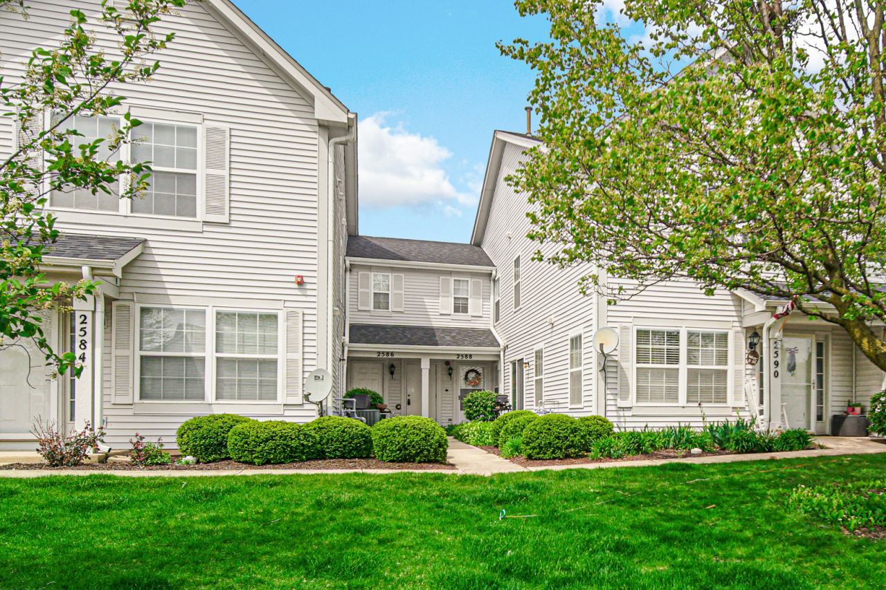 2588 Dickens Court, Aurora, IL 60503 Main Photo