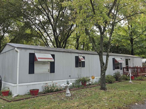 231 S Court Street S, Benton, IL 62812