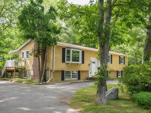 21 First Avenue, Hyannis, MA 02601