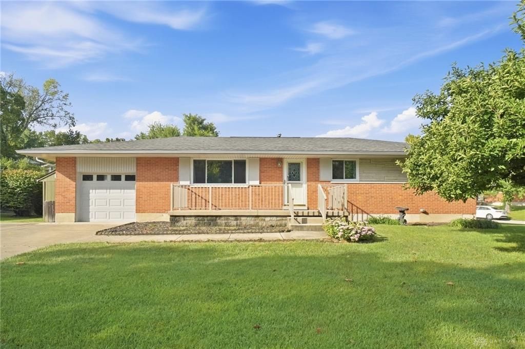 2924 Eckley Boulevard, West Carrollton, OH 45449 Main Photo