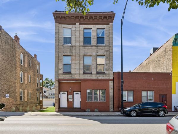 2135 W Armitage Avenue , Chicago, IL 60647