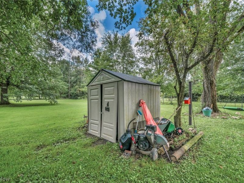 5803 Russia Road, Amherst, OH 44001 Photo 10