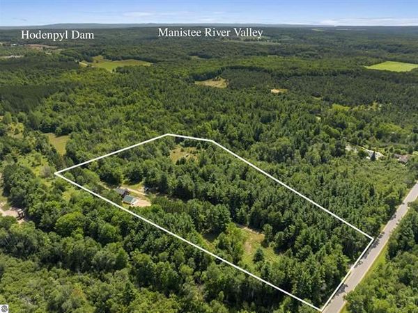 13229 Yates Road, Copemish, MI 49625