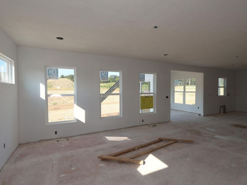 534 Creekside Loop S, Pataskala, OH 43062 Photo 4