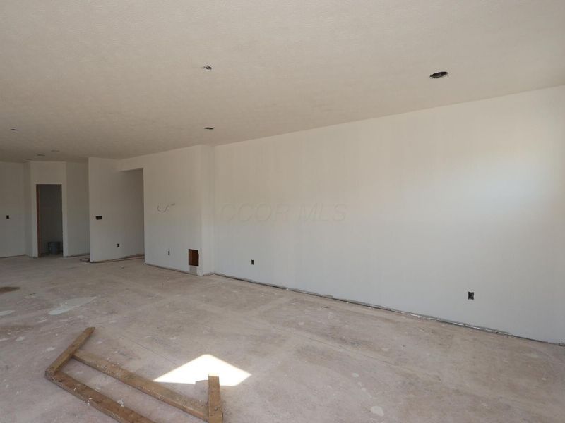 534 Creekside Loop S, Pataskala, OH 43062 Photo 6