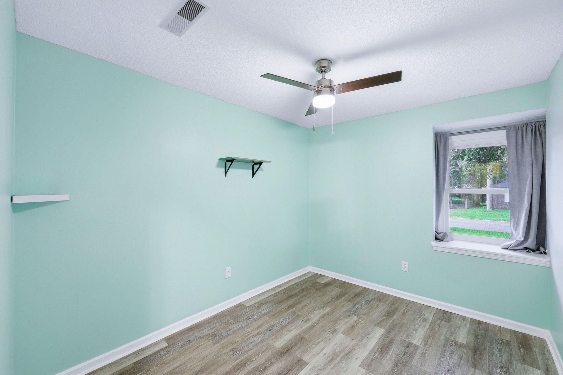 221 Barshay Drive Photo 14