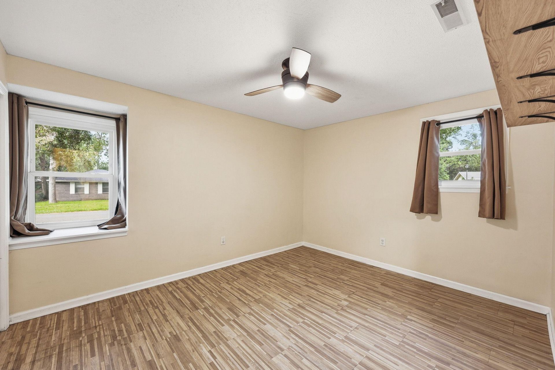 221 Barshay Drive Photo 21