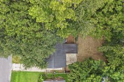 221 Barshay Drive photo 4