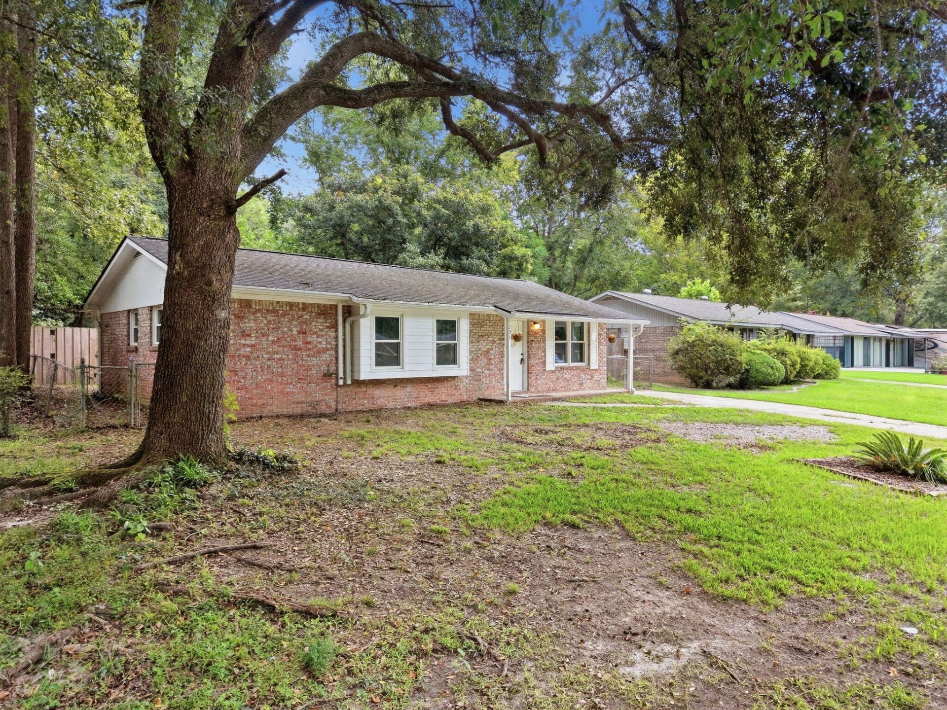 221 Barshay Drive Photo 8
