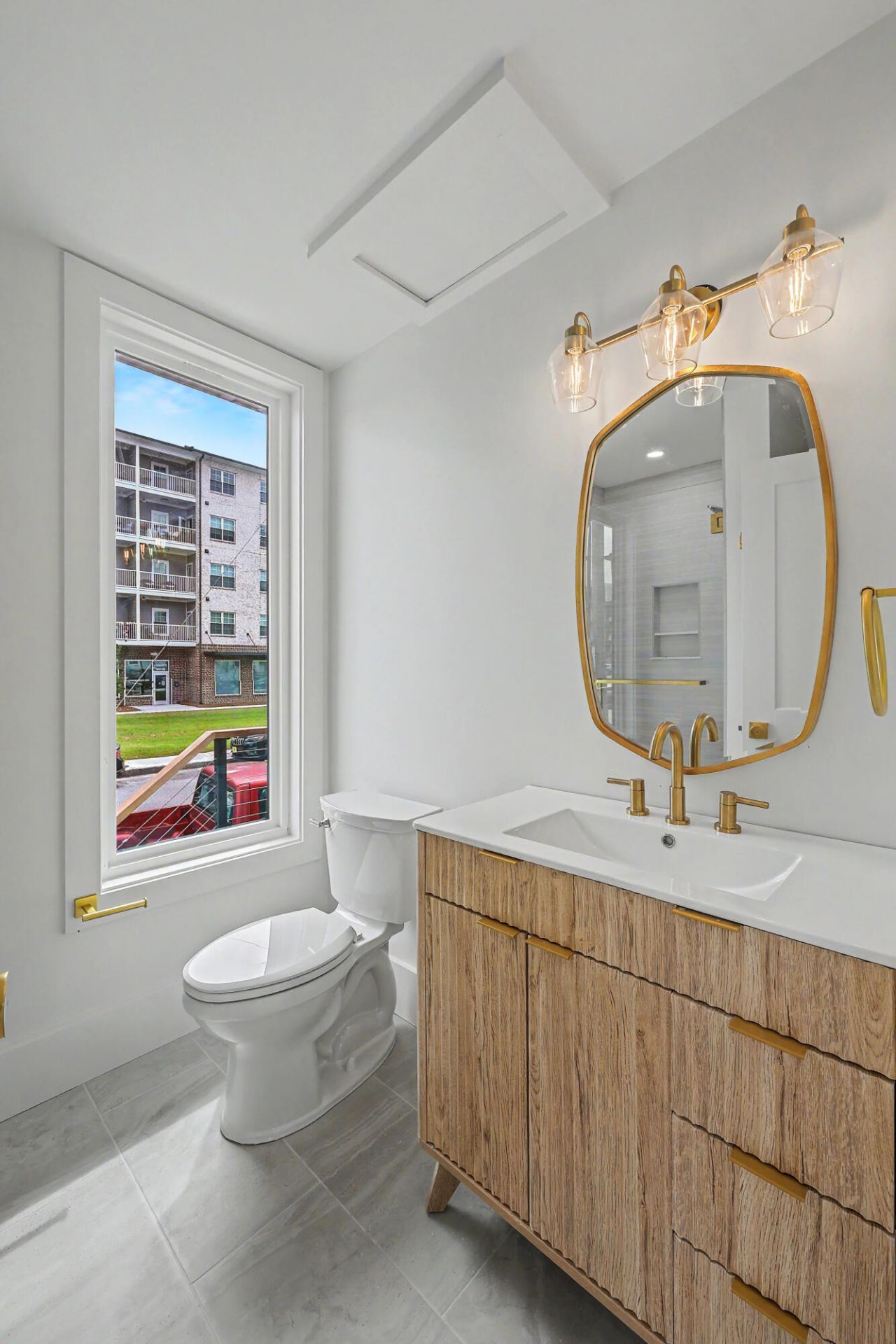 64 Lee Street Photo 10