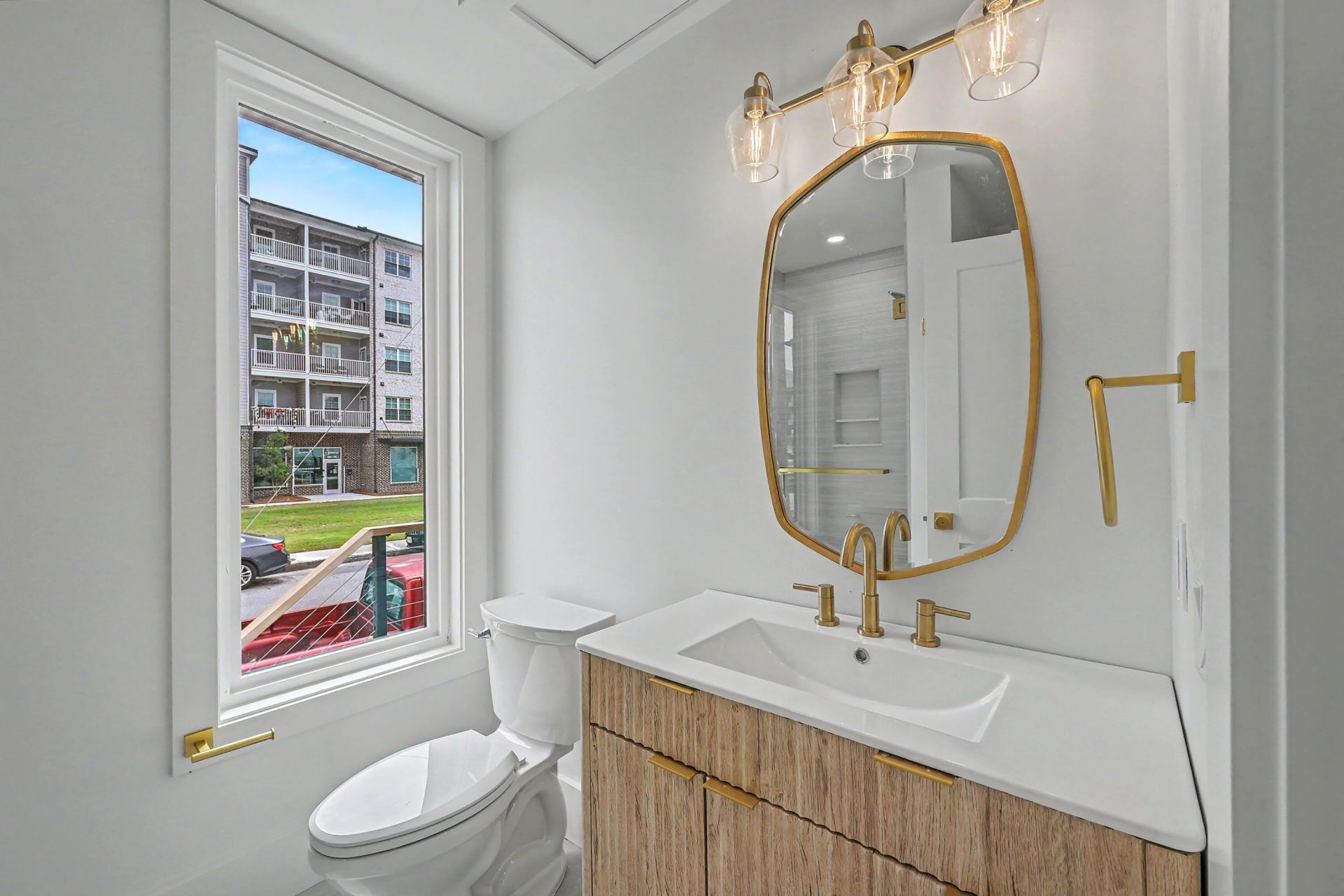 64 Lee Street Photo 11