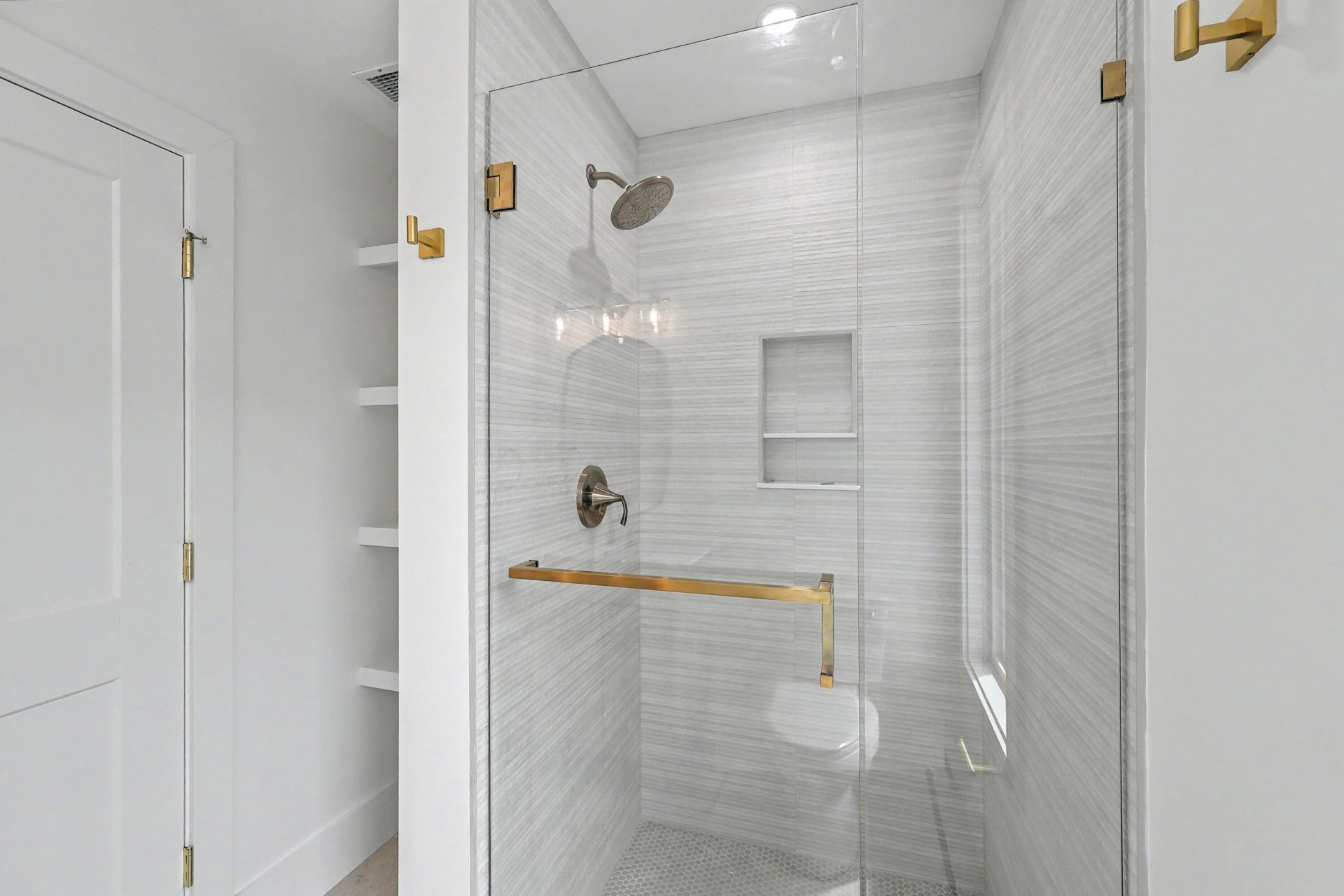 64 Lee Street Photo 12