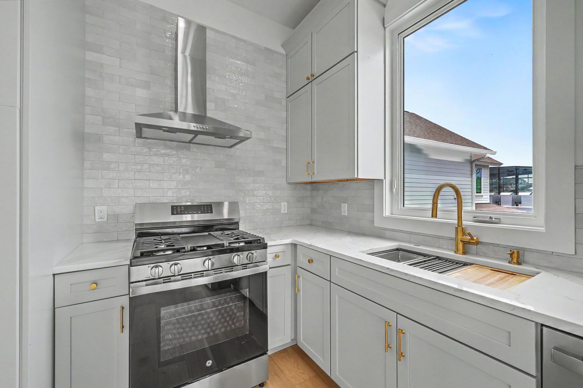 64 Lee Street Photo 22