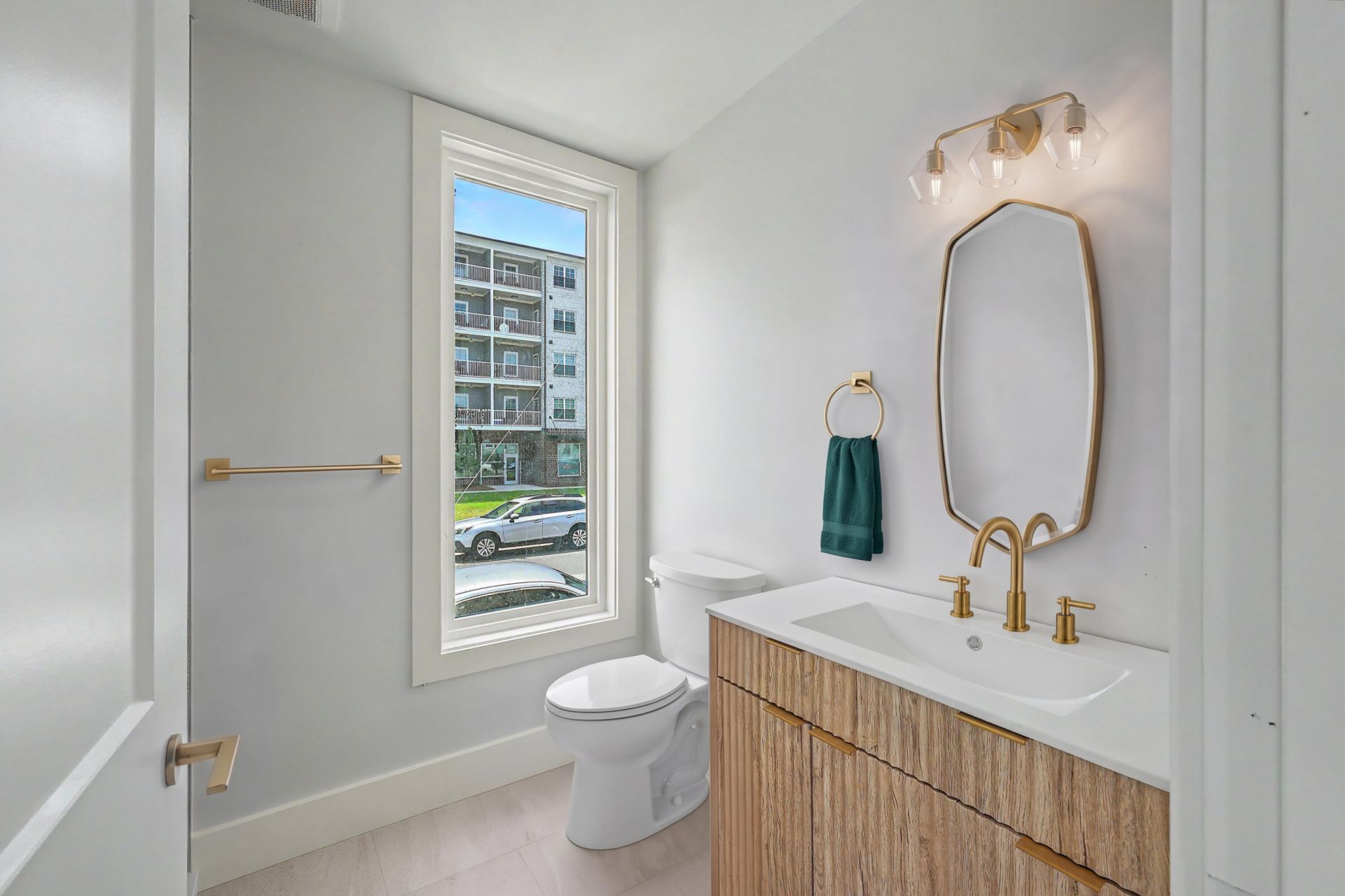 64 Lee Street Photo 7